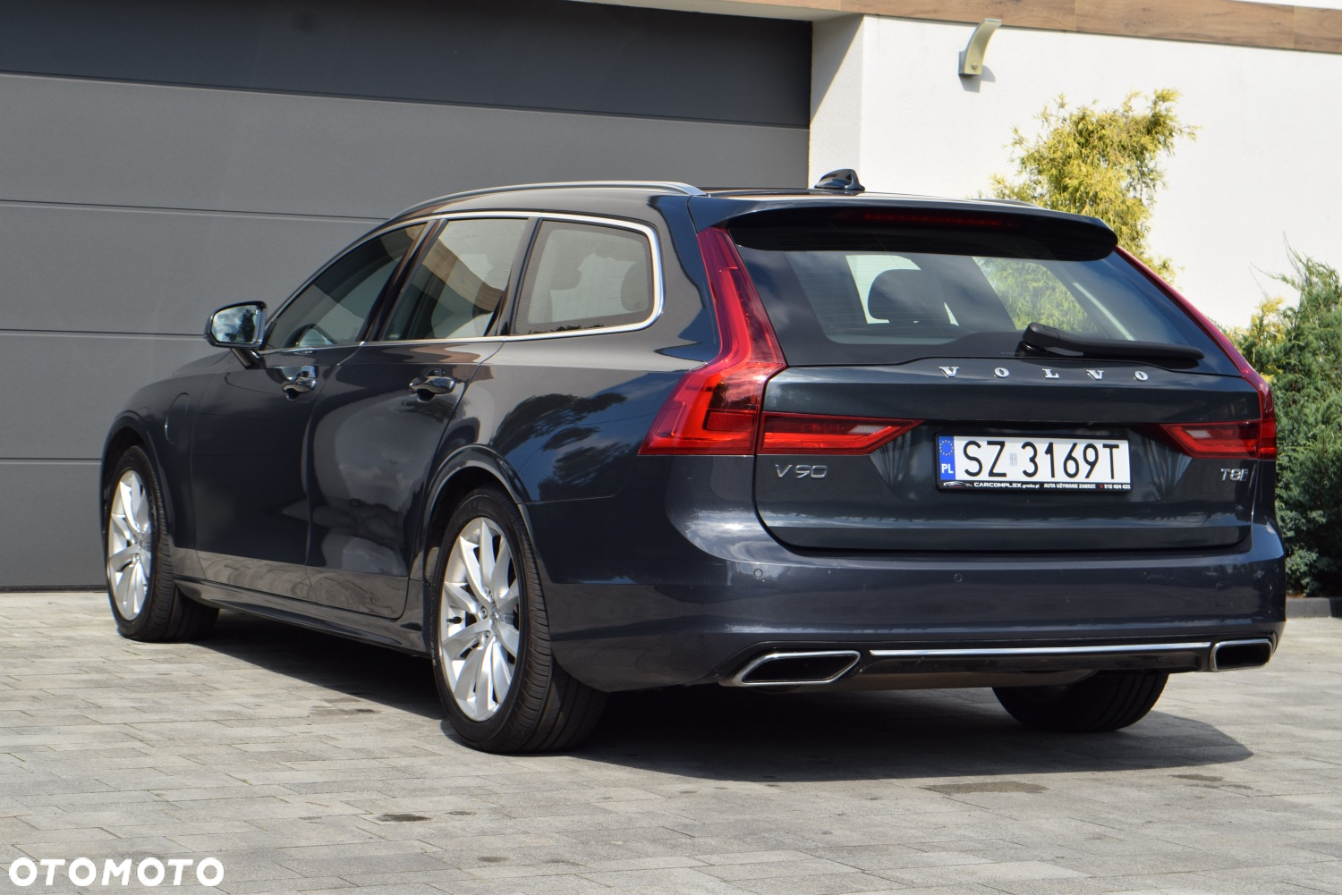Volvo V90 T8 AWD Plug-In Hybrid Momentum Pro - 32