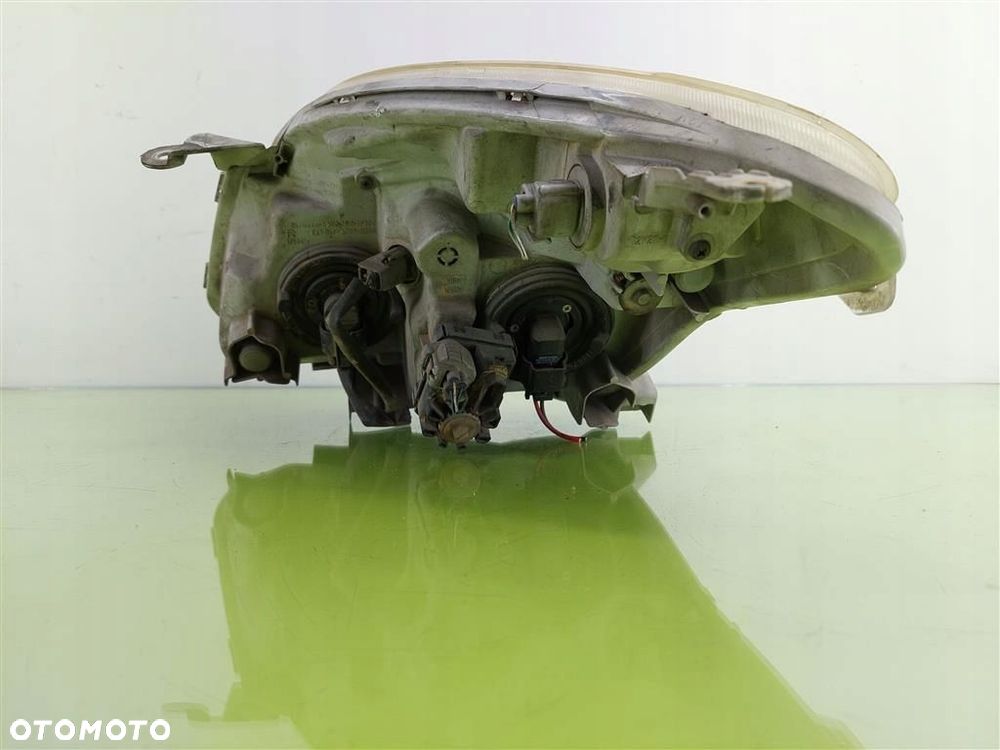 Reflektor lampa przód prawa Toyota Corolla Verso I 2001-2004 UPM60GF20 - 3