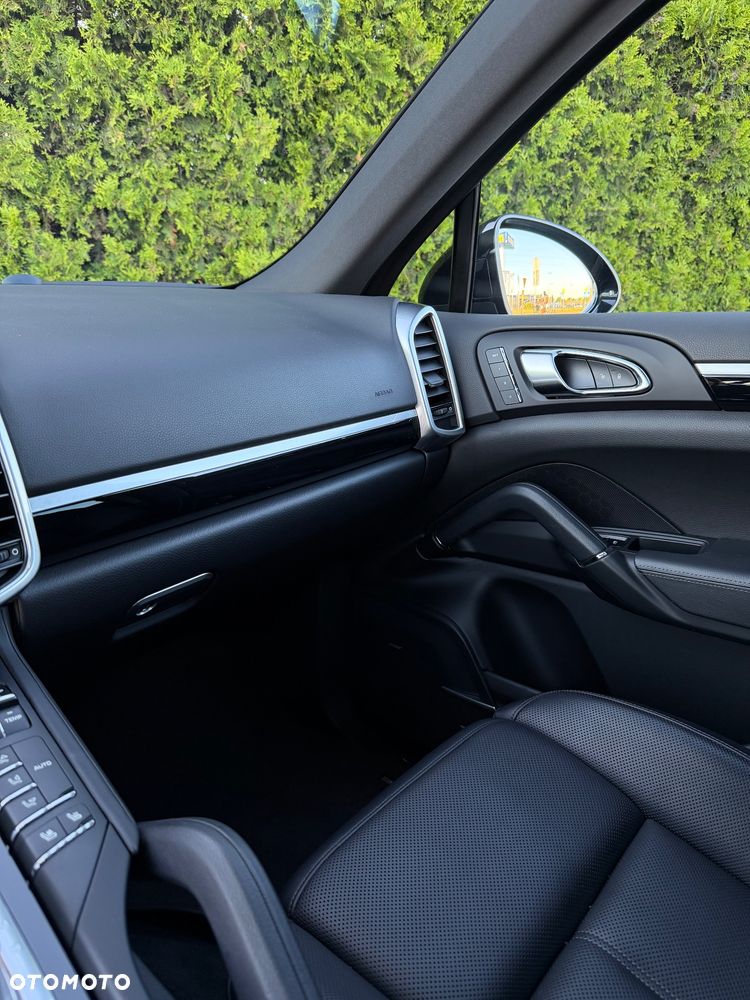 Porsche Cayenne - 14