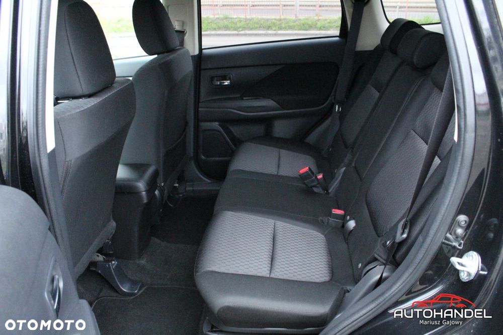 Mitsubishi Outlander - 19