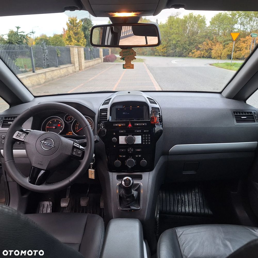 Opel Zafira - 18