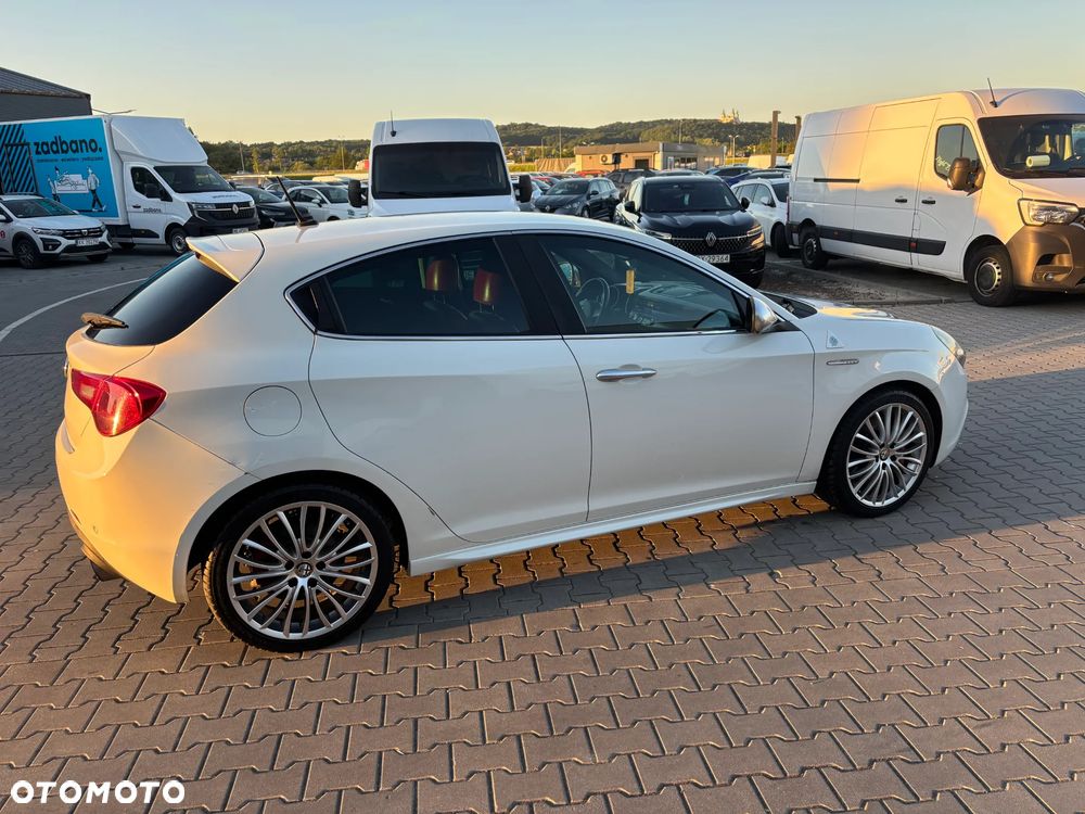 Alfa Romeo Giulietta 1.8 TBi 16V Quadrifoglio Verde - 8