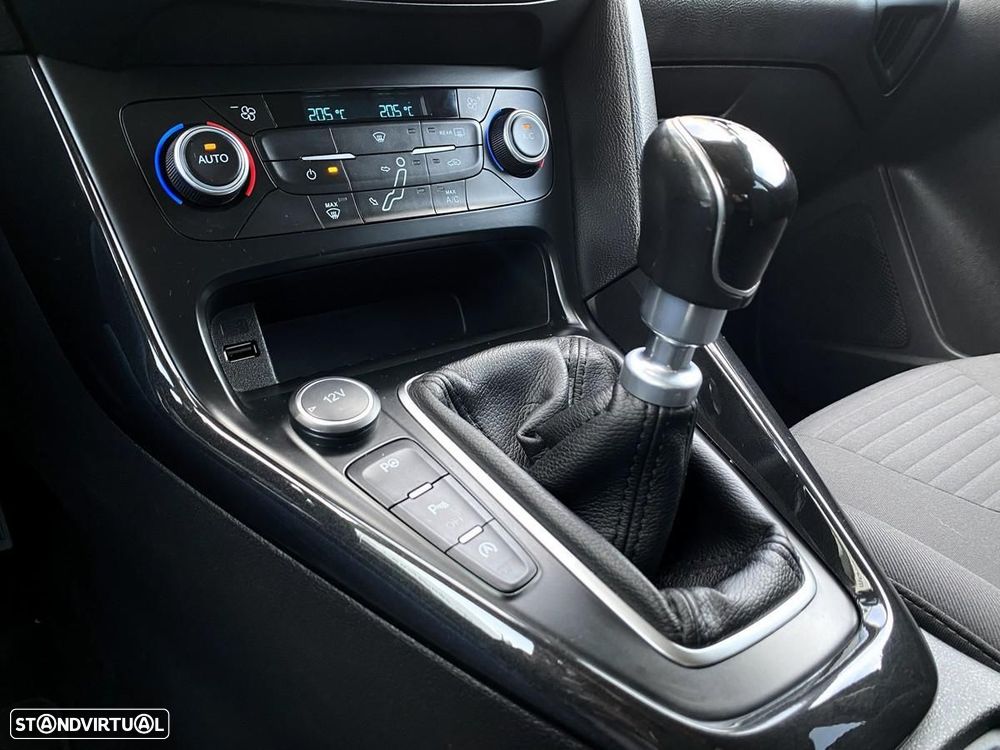 Ford Focus SW 1.5 TDCi Titanium - 23