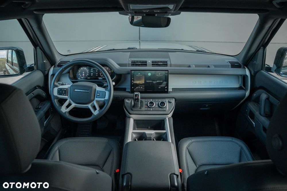 Land Rover Defender - 13