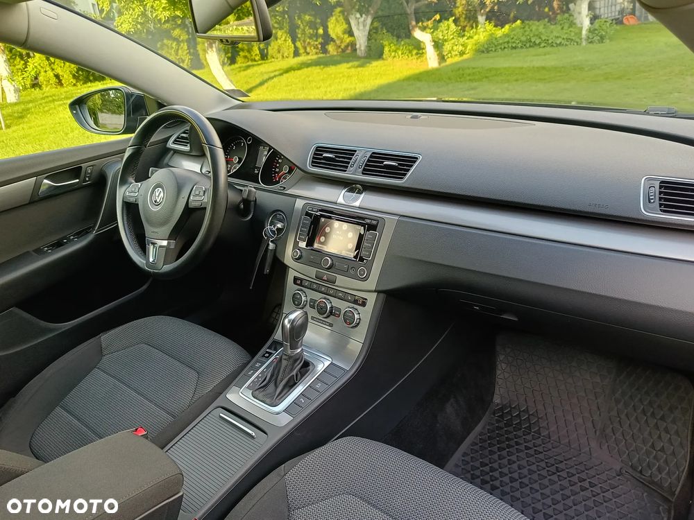 Volkswagen Passat 2.0 TDI DSG BlueMotion Technology Comfortline - 8
