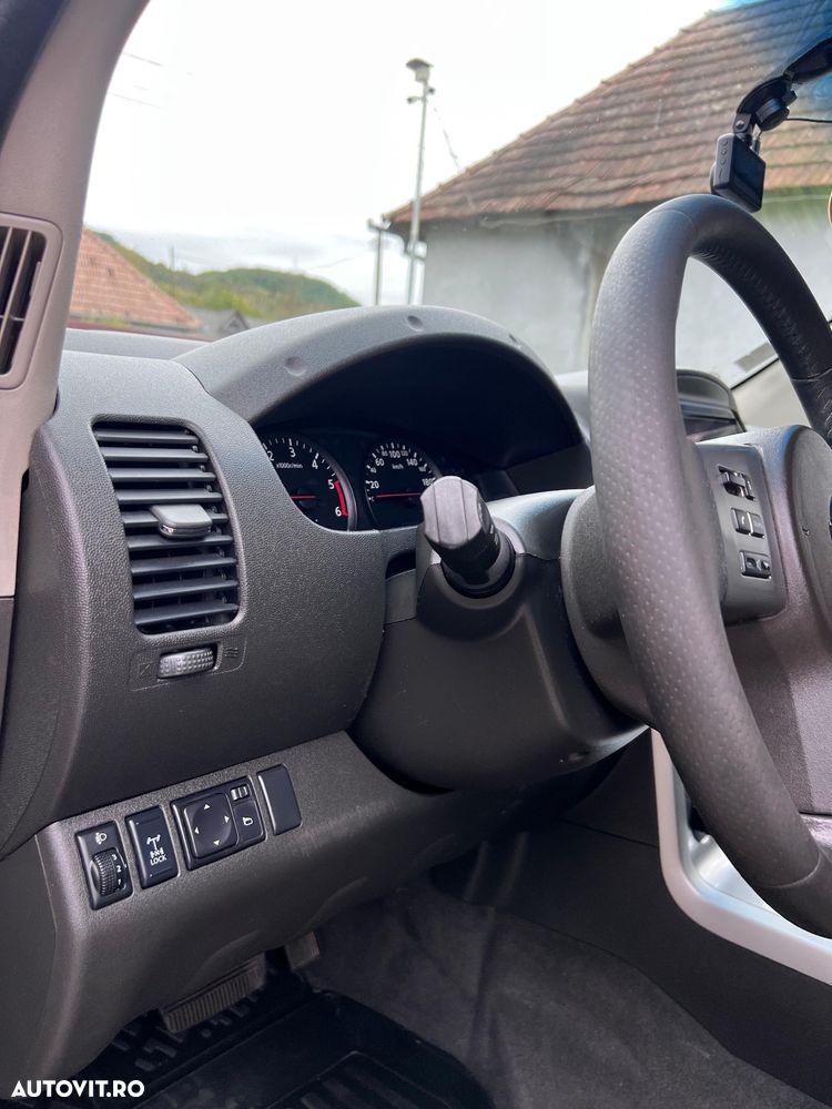 Nissan Navara 2.5 dCi DPF 4X4 Double Cab LE Plus Aut. - 4