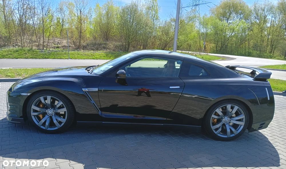 Nissan GT-R Black Edition - 12