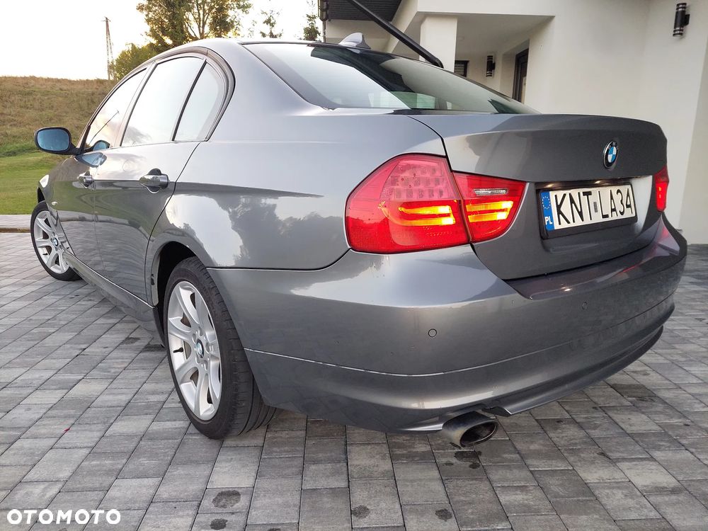 BMW Seria 3 320d xDrive DPF - 14