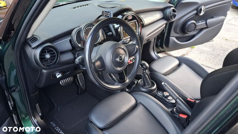 MINI Cooper Standard - 24