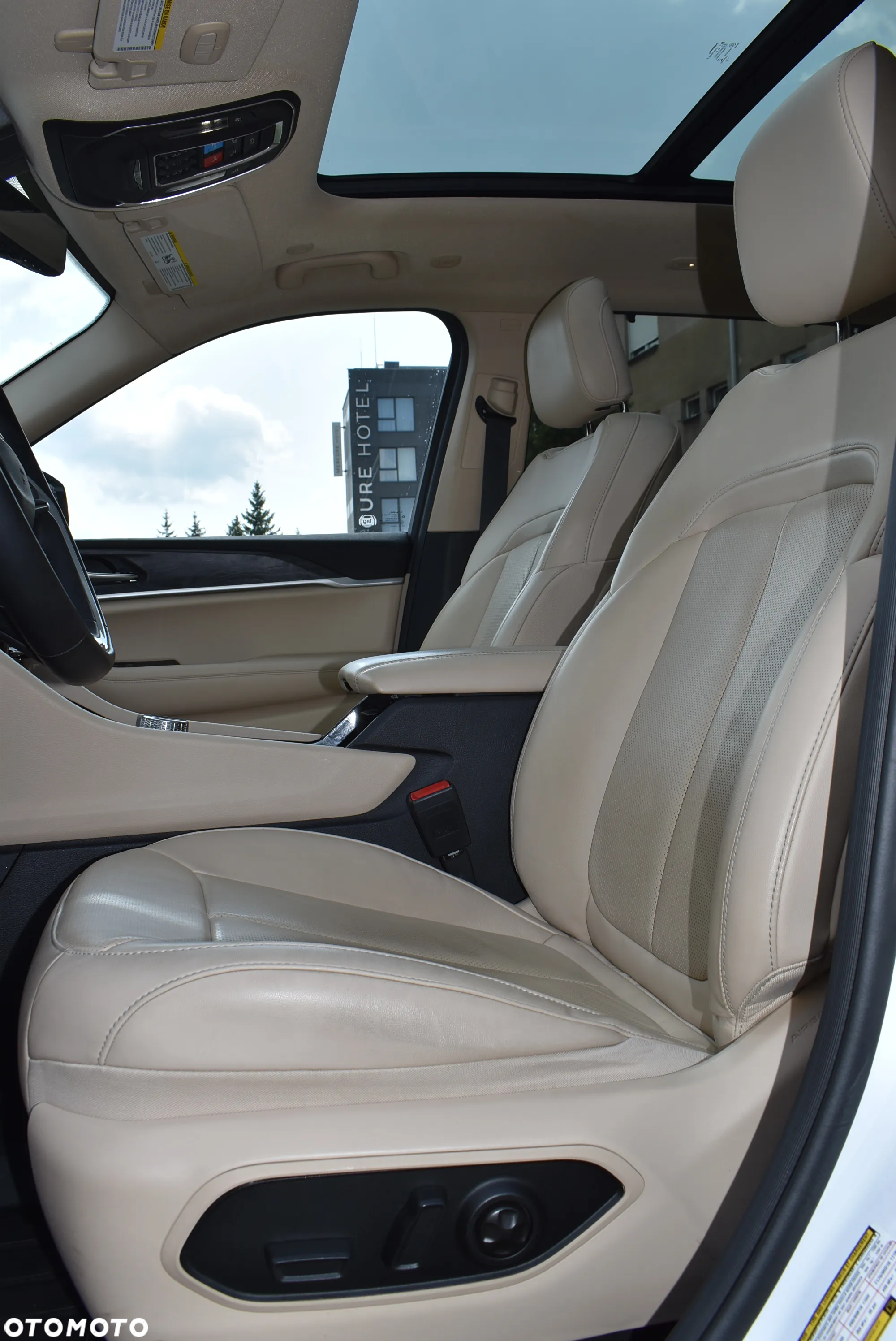 Jeep Grand Cherokee - 17