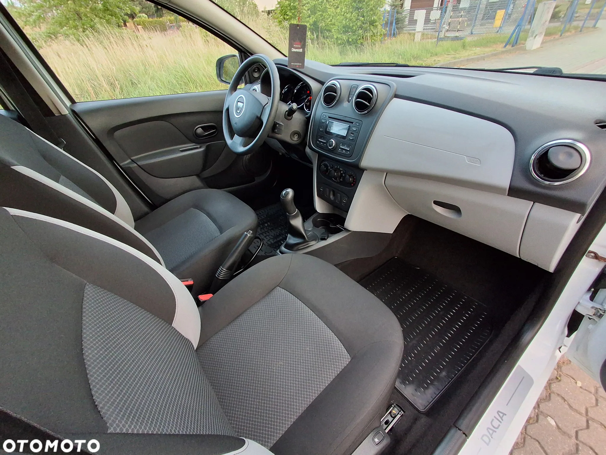 Dacia Sandero TCe 90 Celebration - 30