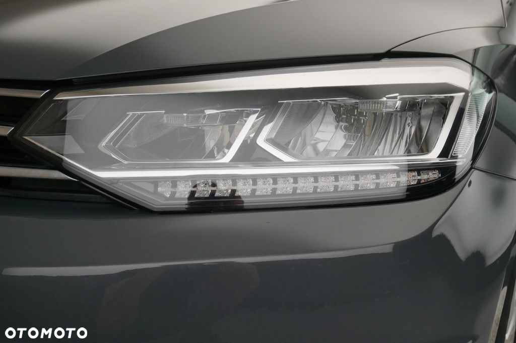 Volkswagen Touran - 13
