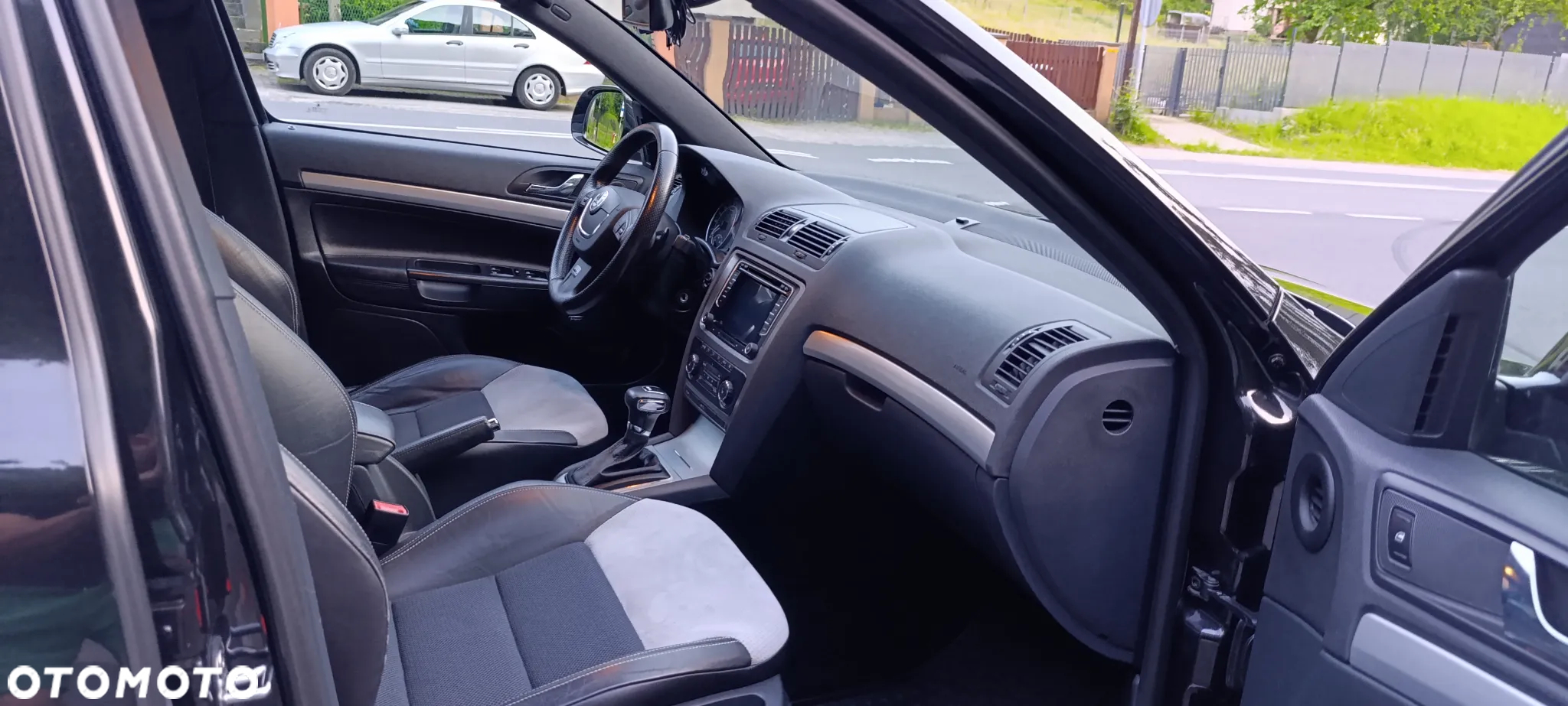 Skoda Octavia Combi 2.0 TDI DPF DSG RS - 7