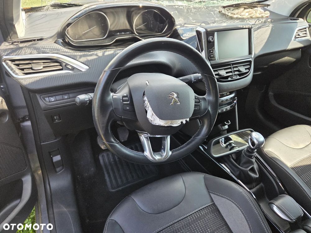 Peugeot 2008 1.2 PureTech Allure S&S - 9