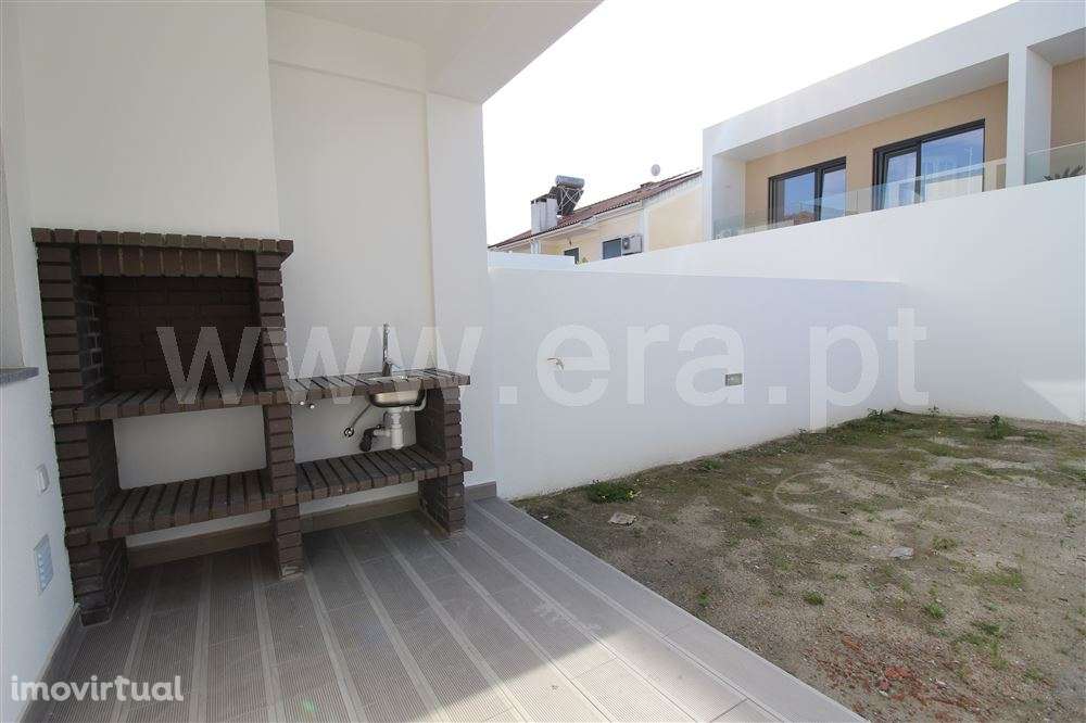 Moradia Geminada T3; Fernão Ferro - Grande imagem: 5/26