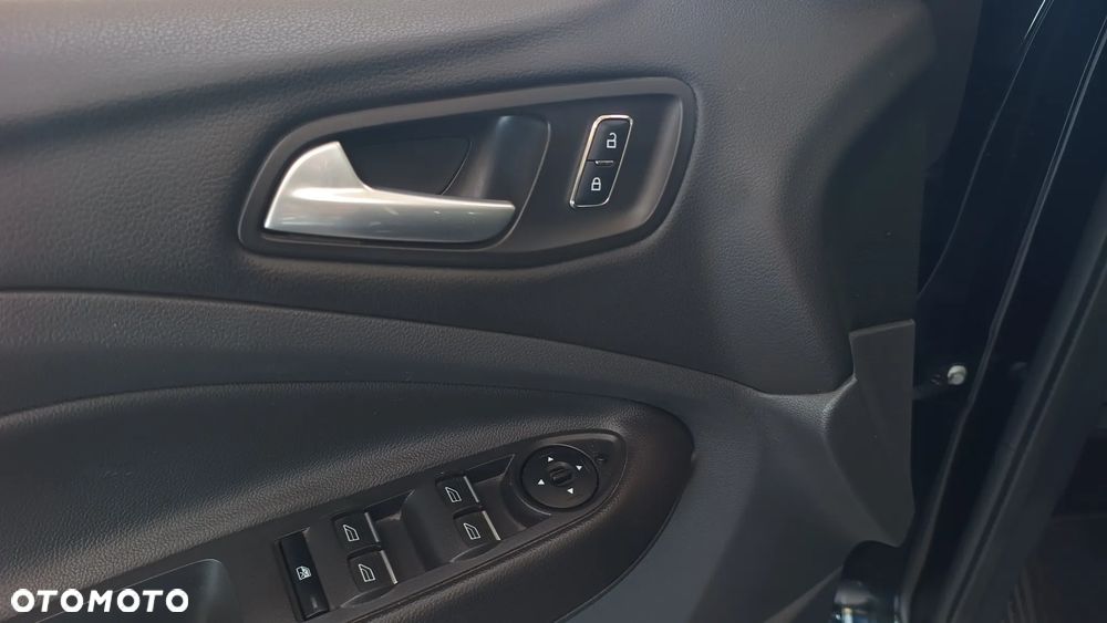 Ford Kuga - 8