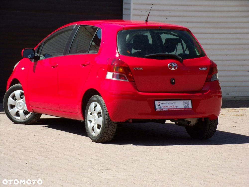 Toyota Yaris - 16
