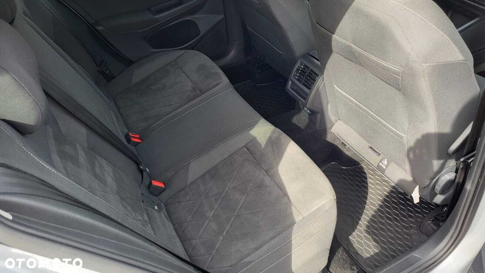 Volkswagen Golf Variant - 13