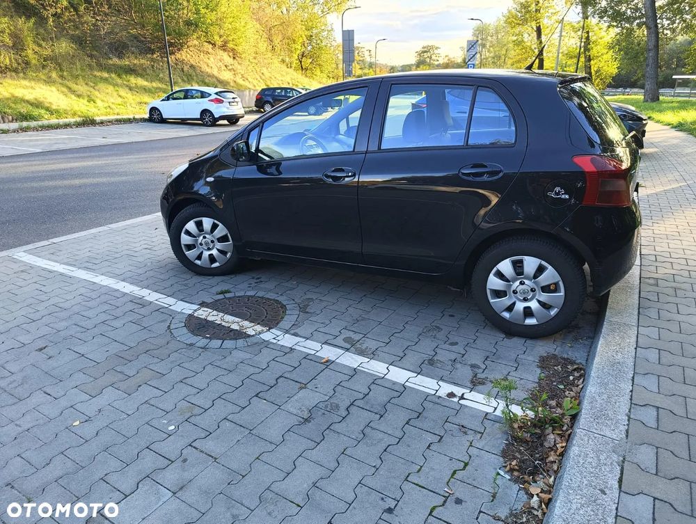 Toyota Yaris - 4