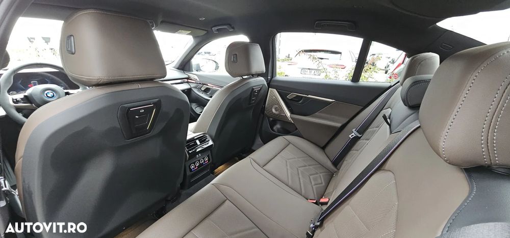 BMW i5 xDrive40 - 8