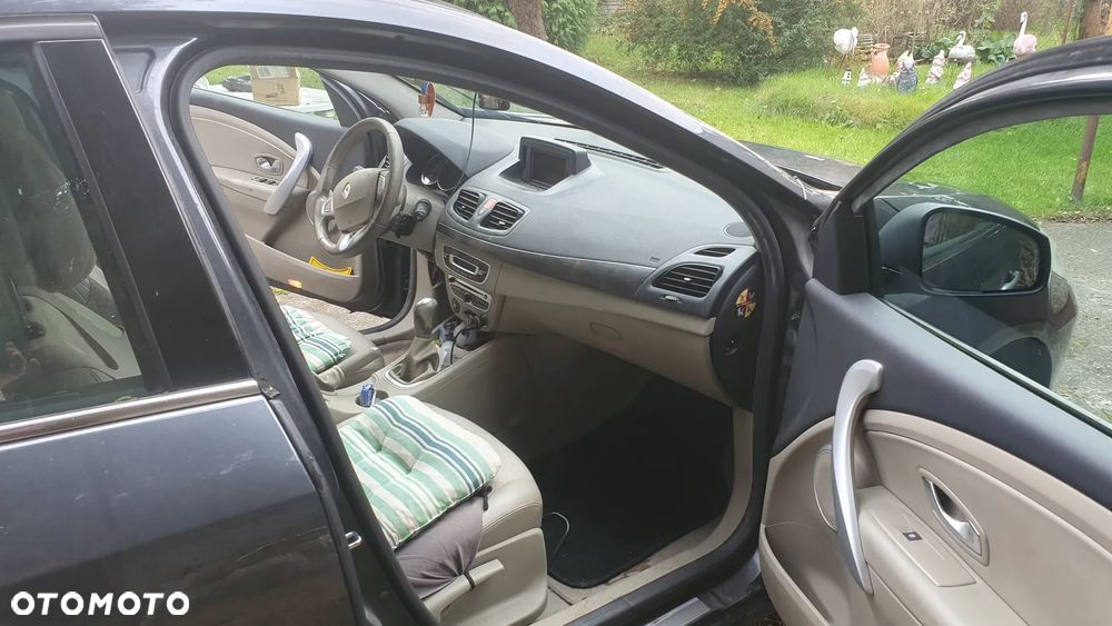 Renault Fluence 1.6 16V Privilege - 10