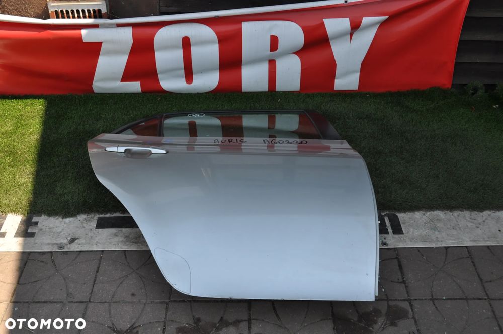 toyota auris I drzwi nr A60330 WYSYŁKA - 1