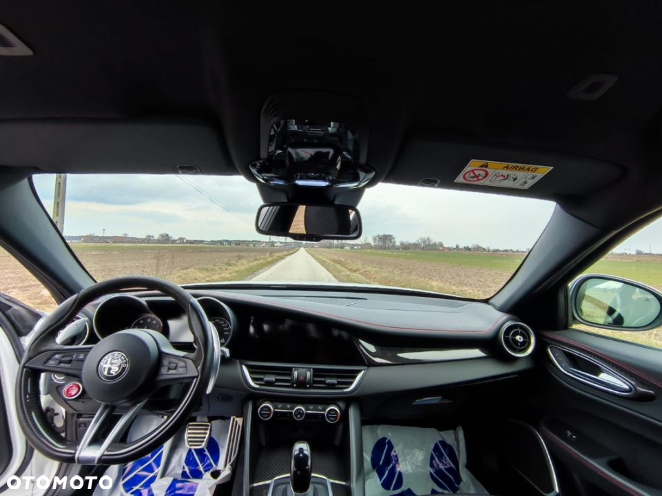Alfa Romeo Giulia 2.9 V6 Bi-Turbo AT8 Quadrifoglio - 15