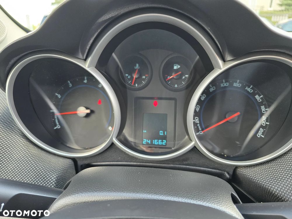 Chevrolet Cruze 1.6 - 27