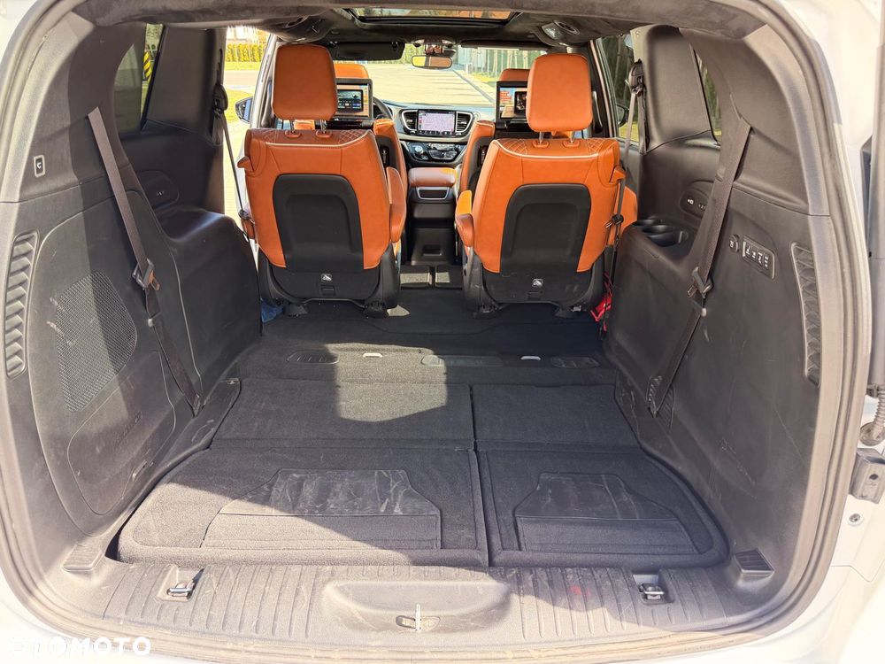 Chrysler Pacifica - 22