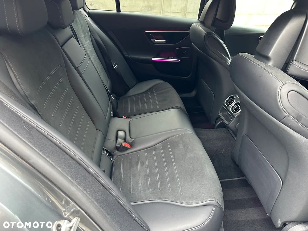Mercedes-Benz Klasa C 220 d T 9G-TRONIC AMG Line - 23