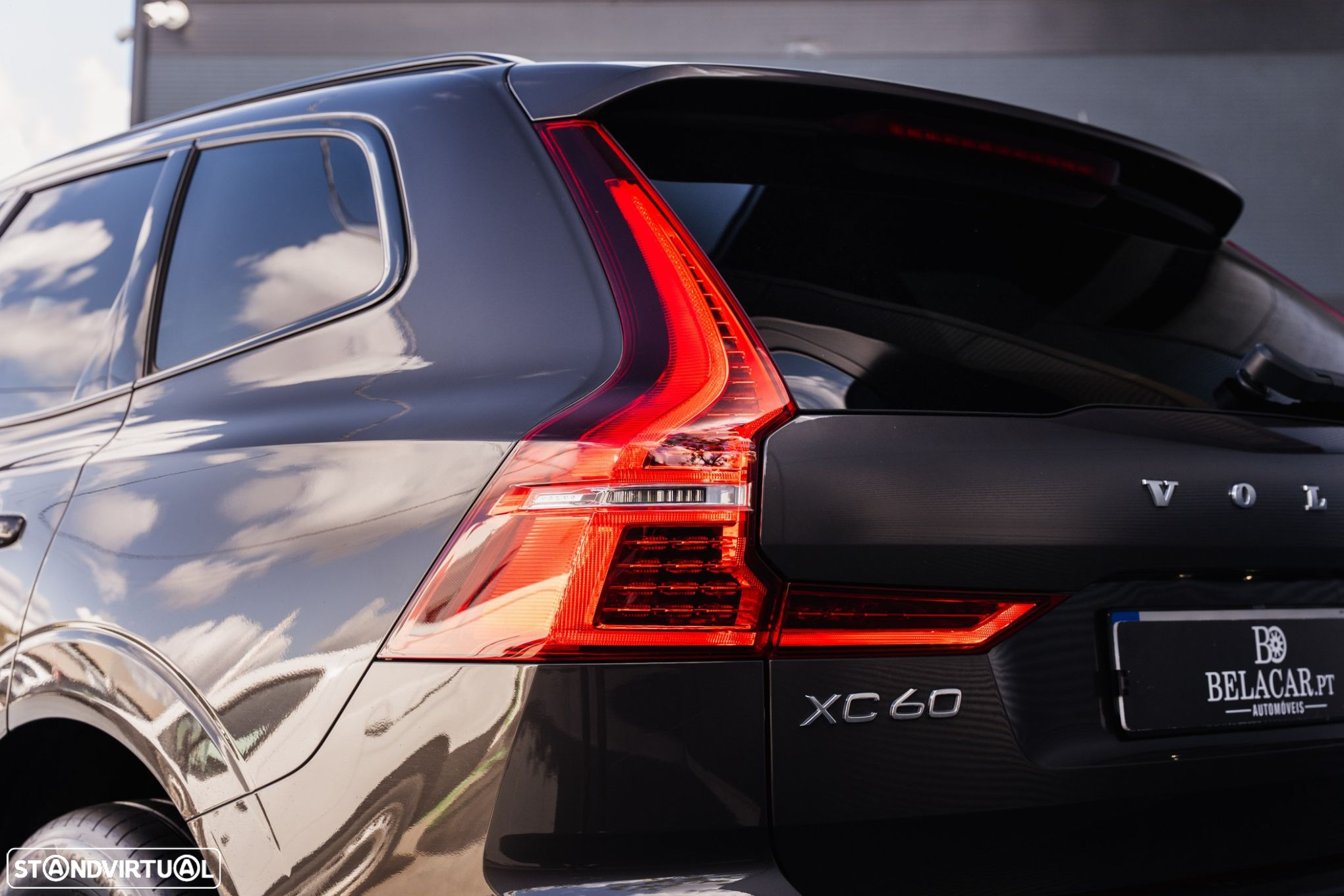 Volvo XC 60 2.0 T6 PHEV R-Design AWD - 34