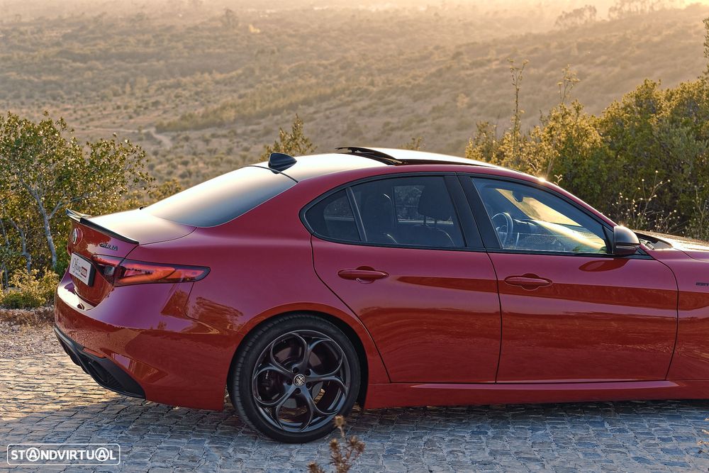 Alfa Romeo Giulia 2.0 T Estrema Q4 AT8 - 7