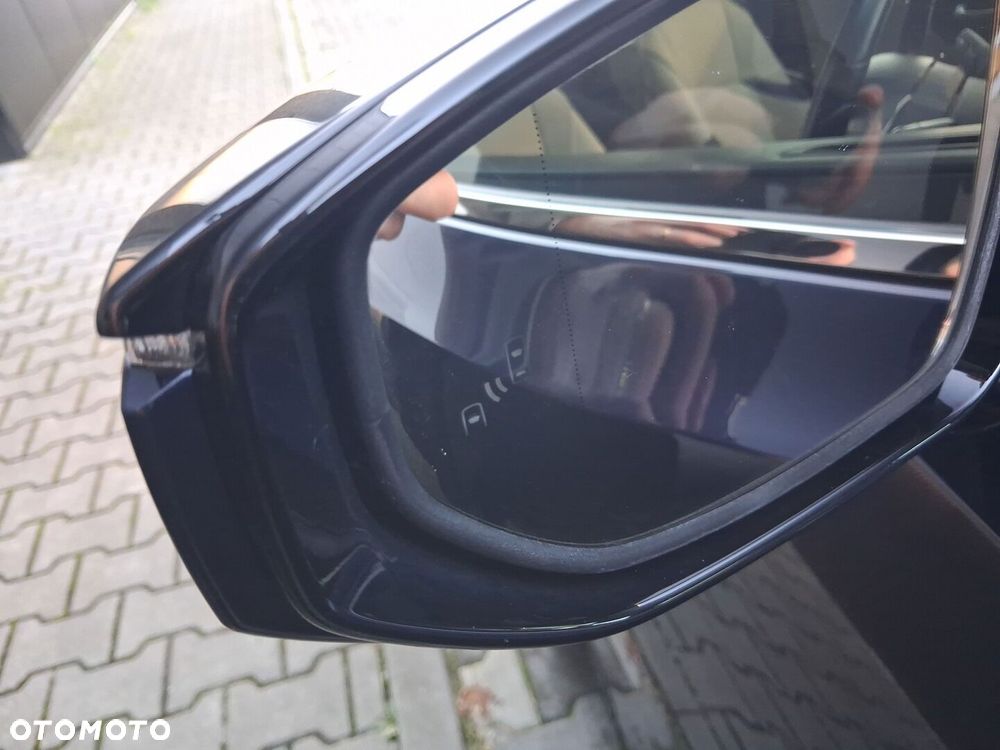 Lexus ES 300h Business Edition + - 24
