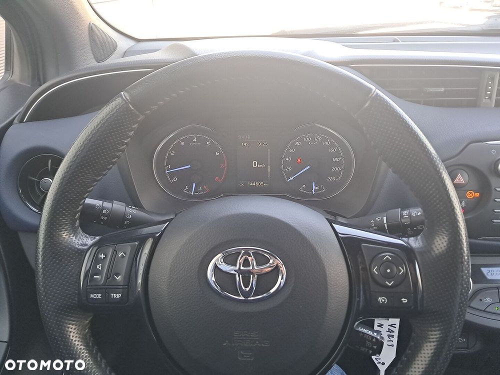 Toyota Yaris 1.5 Selection - 19