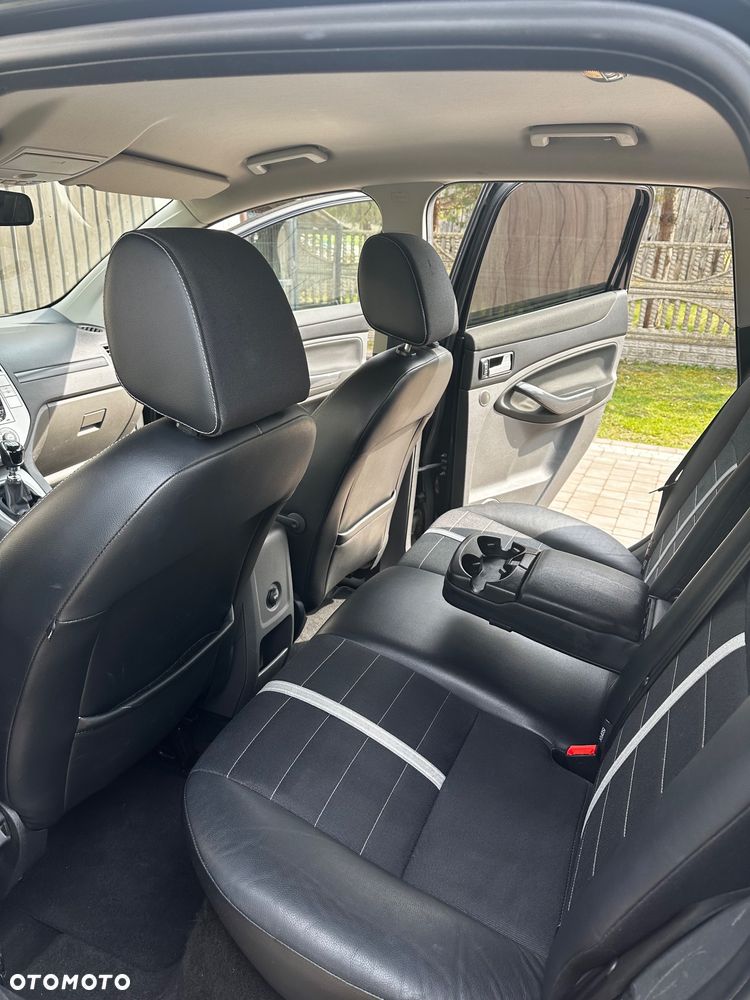 Ford Kuga - 7