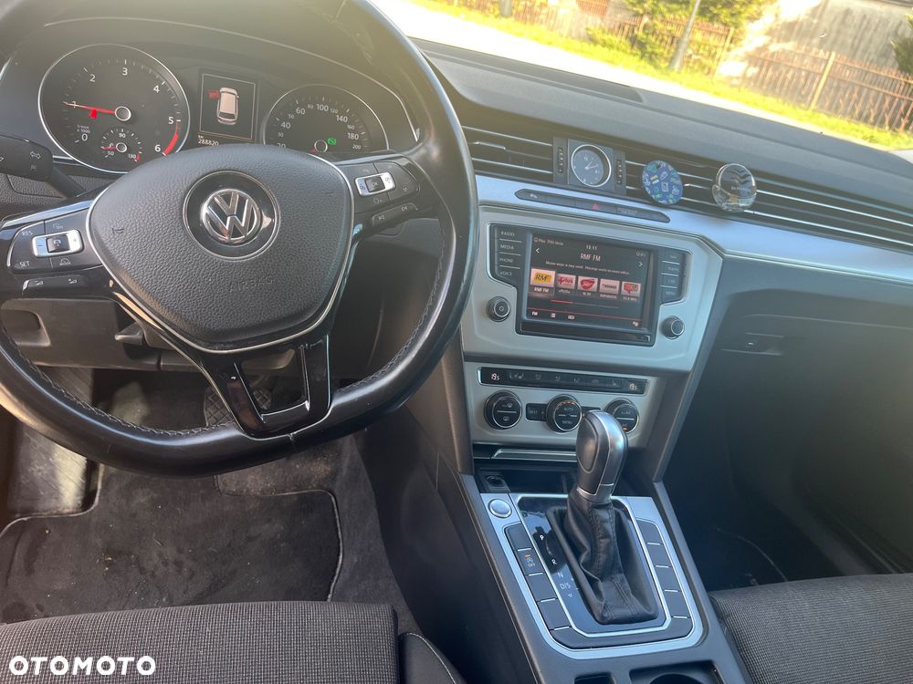 Volkswagen Passat 2.0 TDI SCR DSG Comfortline - 12