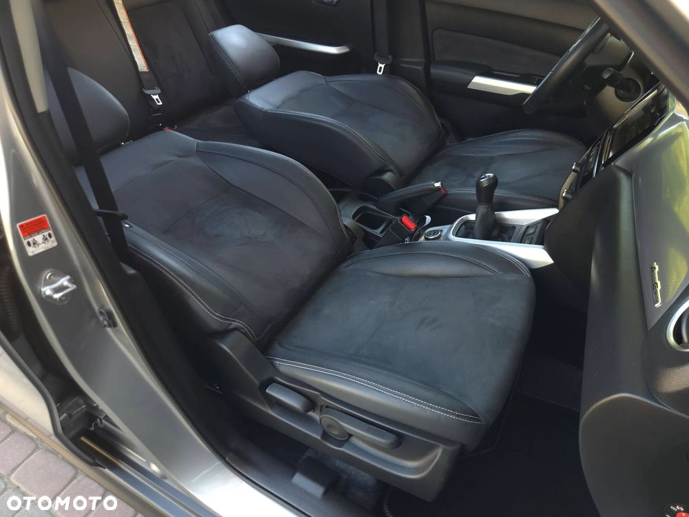 Suzuki Vitara 1.6 Premium 4WD - 35