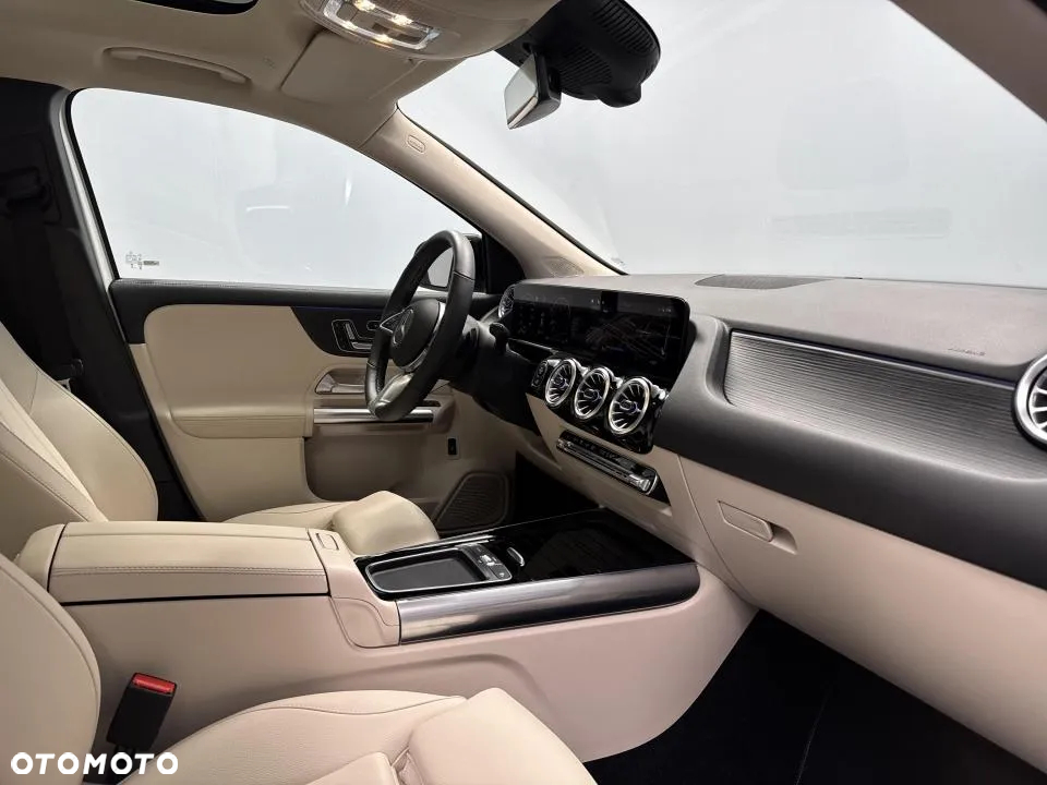 Mercedes-Benz GLA 200 Progressive - 23