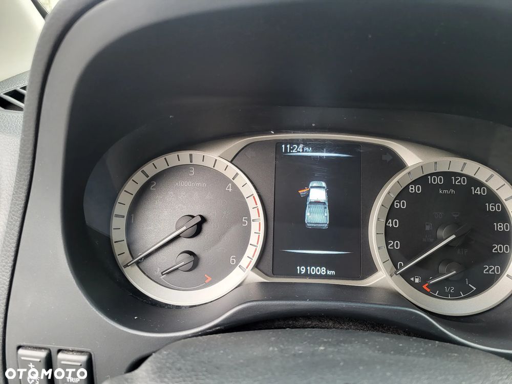 Nissan Navara 2.5 D LE Long EU5 - 13