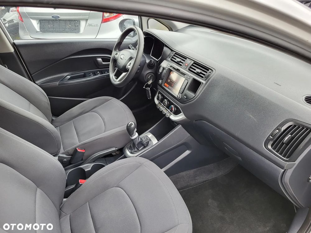 Kia Rio - 20