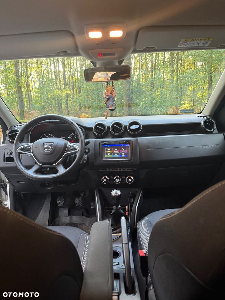 Dacia Duster 1.6 SCe Laureate S&S - 8