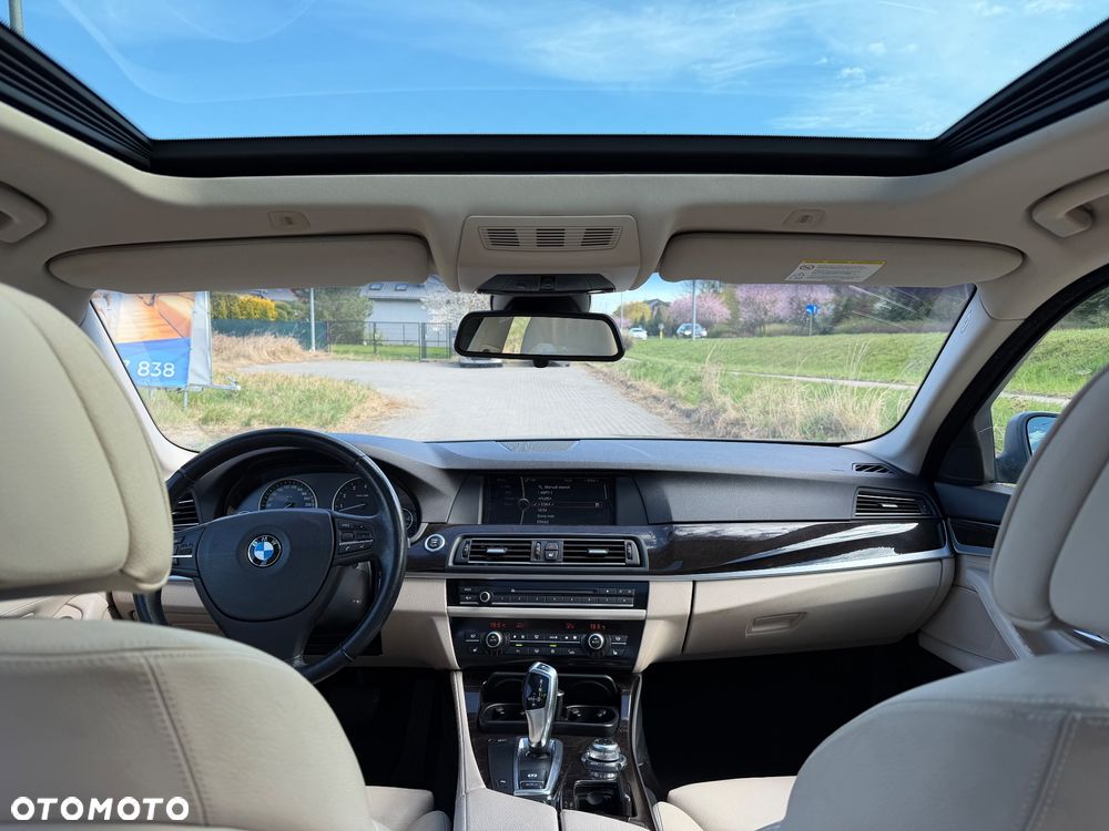 BMW Seria 5 523i - 7