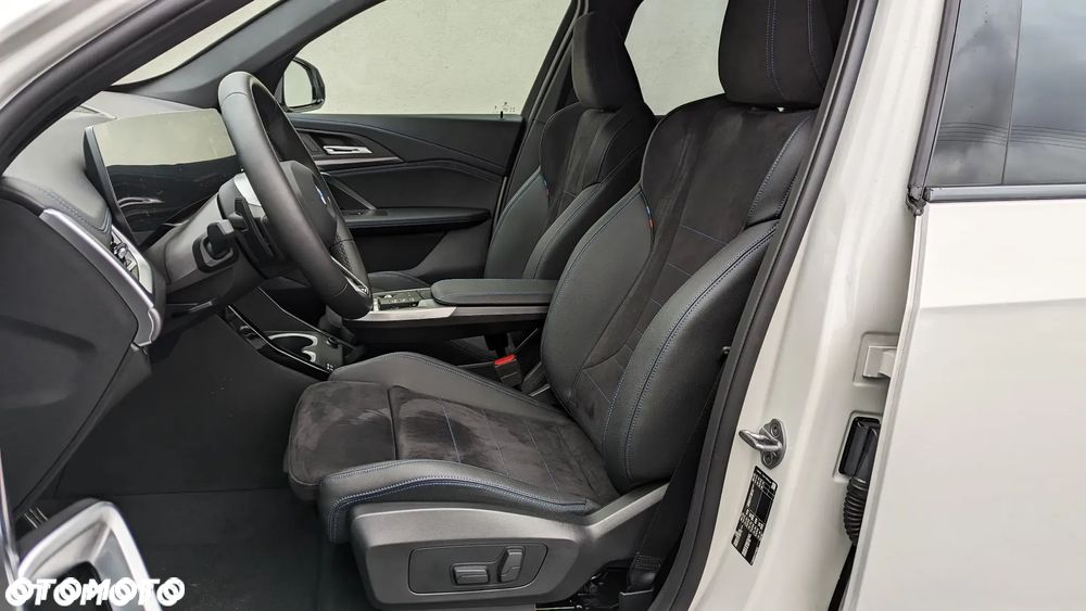 BMW iX1 xDrive30 66.5kWh xLine - 10
