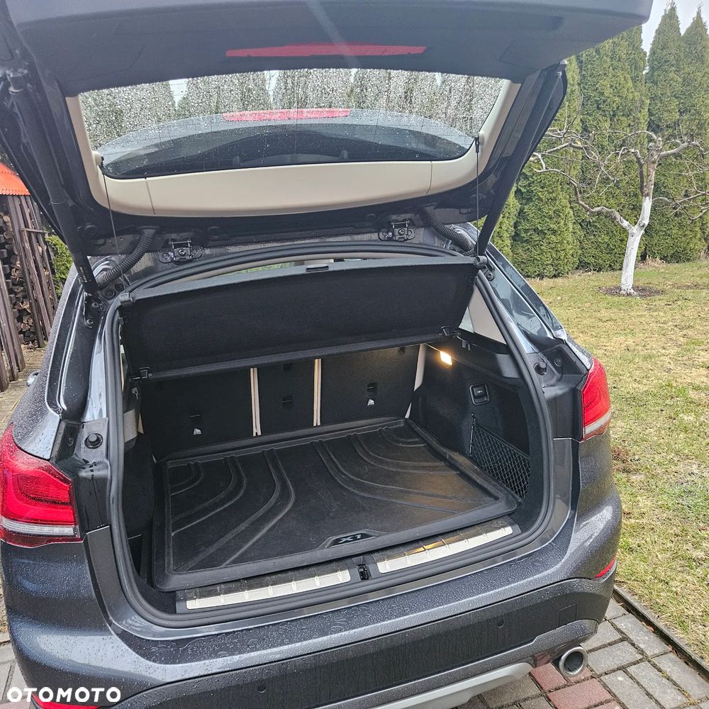 BMW X1 xDrive18d xLine - 13
