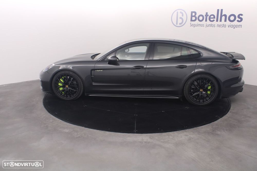 Porsche Panamera - 4