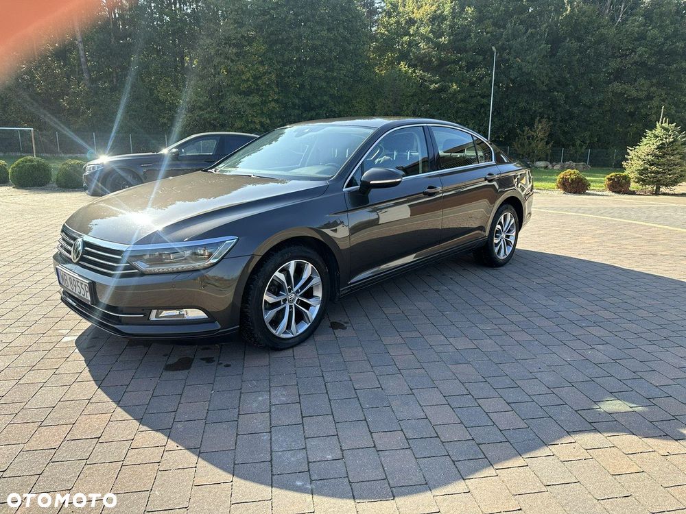 Volkswagen Passat - 4