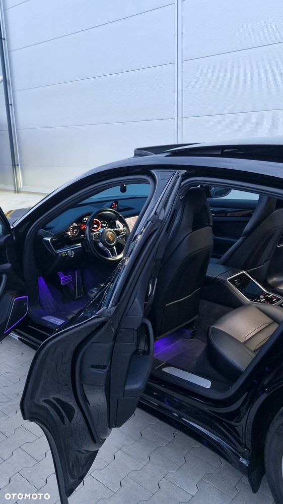 Porsche Panamera 4S - 32