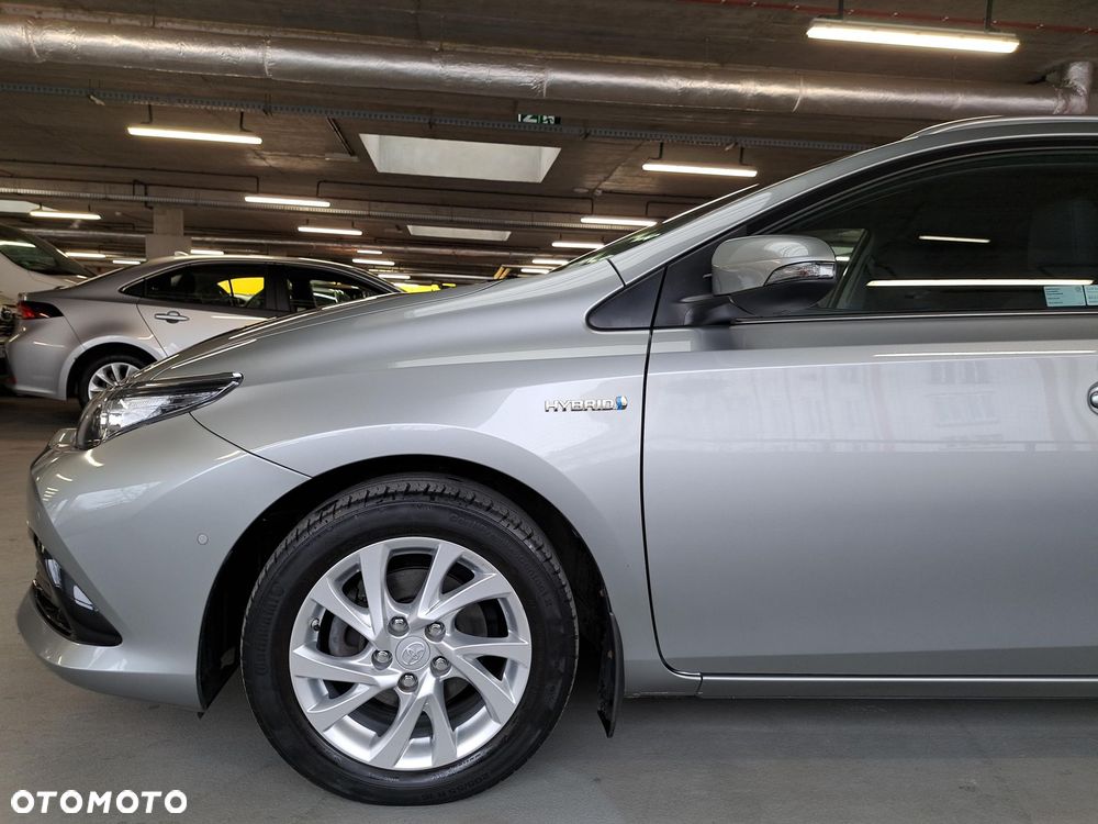 Toyota Auris Hybrid 135 Premium - 38