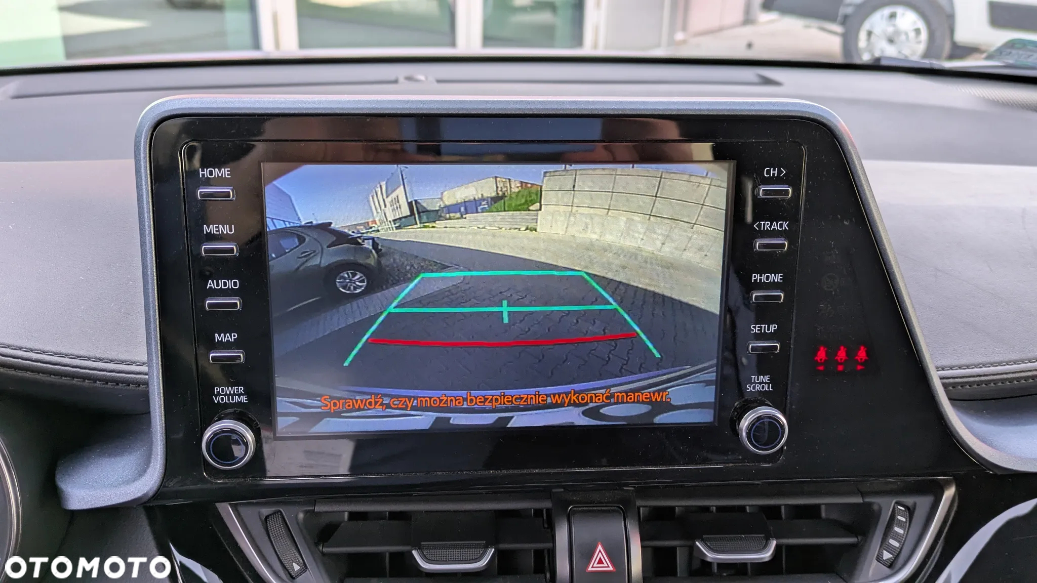 Toyota C-HR - 16