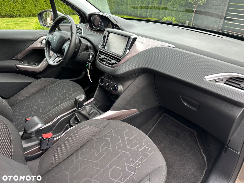 Peugeot 2008 1.2 Pure Tech GPF Style - 33
